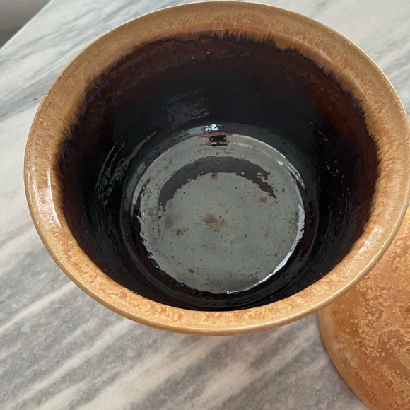 Amazing large vintage made by artisan covered serving vessel pot with lid - Picture 9 of 16